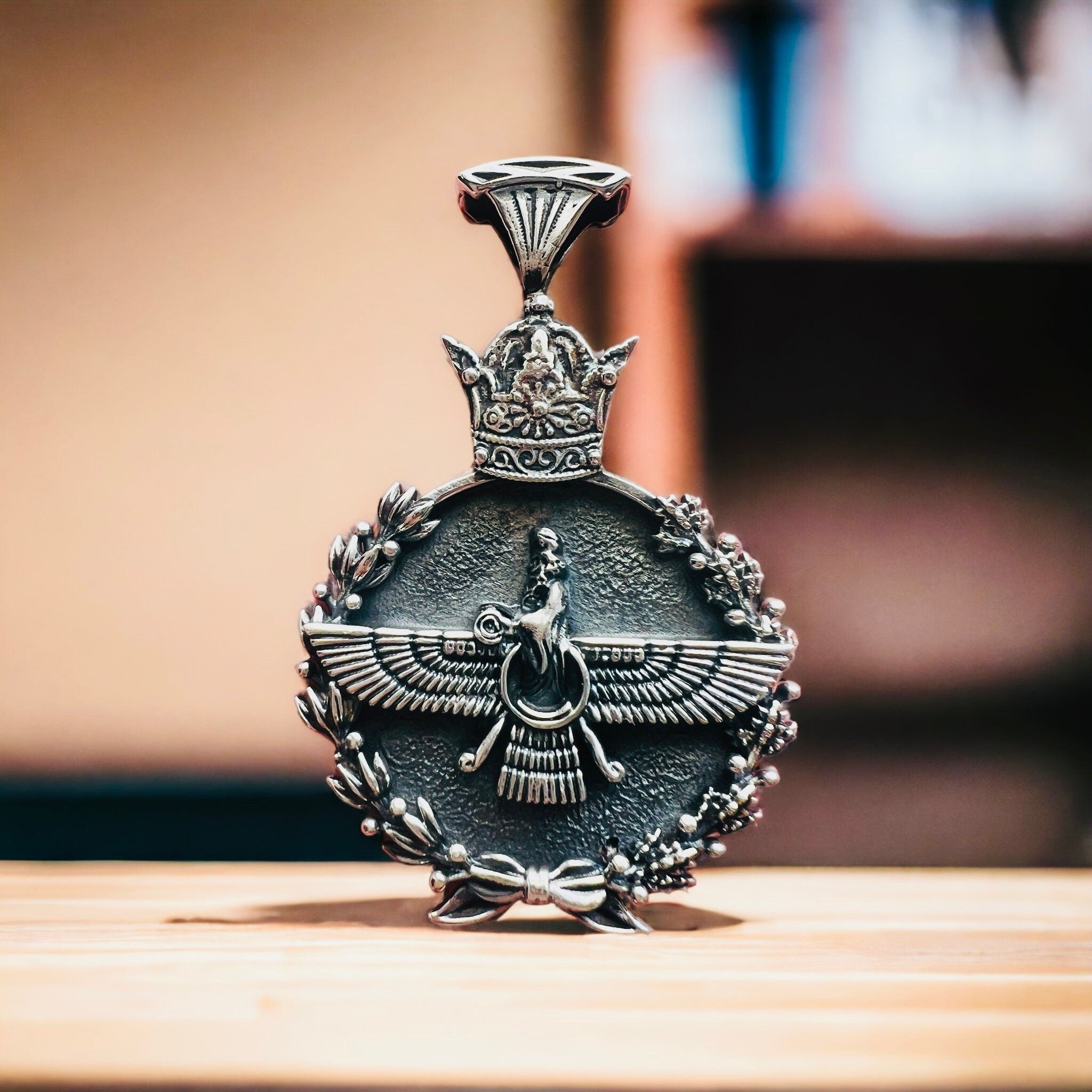 Persian Persia Pahlavi 925 Silver Faravahar Pendant: Zoroastrian Achaemenid Crown